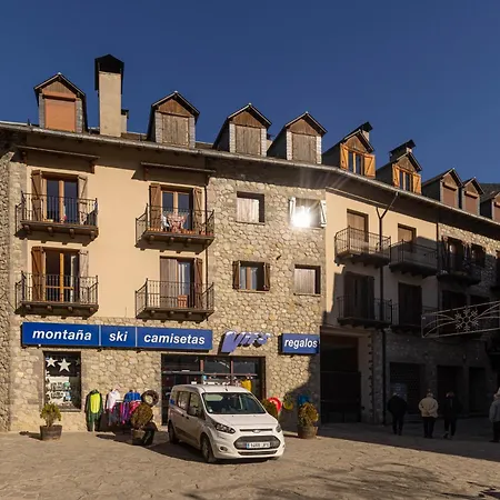 Balcon De Losa Radiante Cama King Alta Gama Parking Opcional Apartmán Benasque