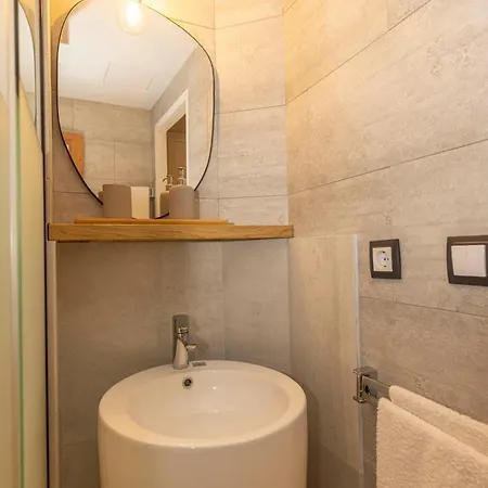 Balcon De Losa Radiante Cama King Alta Gama Parking Opcional Appartamento Benasque